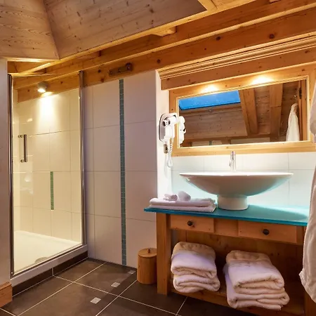 Luxury 5-les Gets-luxe-confort-jacuzzi-cheminee-a 400 M Des Pistes-vue Exceptionnelle
